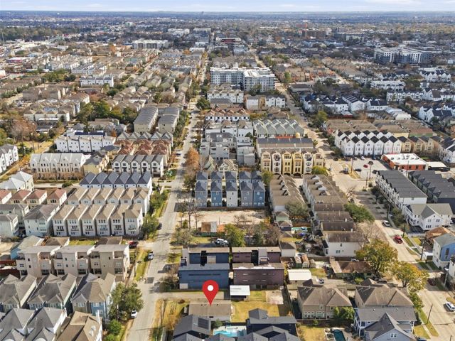 1330 W 24th Street, Houston, TX 77008