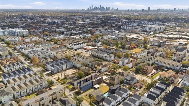 1330 W 24th Street, Houston, TX 77008