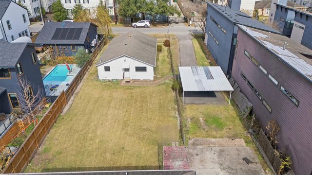 1330 W 24th Street, Houston, TX 77008