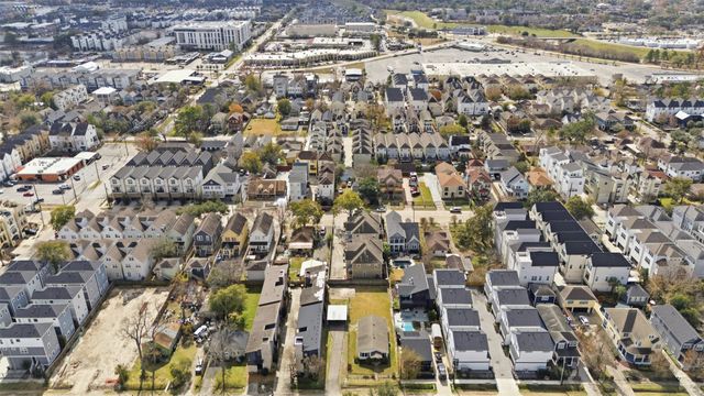 1330 W 24th Street, Houston, TX 77008