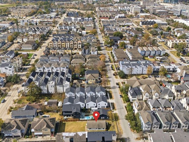 1330 W 24th Street, Houston, TX 77008