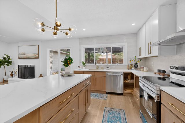 3326 Vista Oaks Drive, Garland, TX 75043