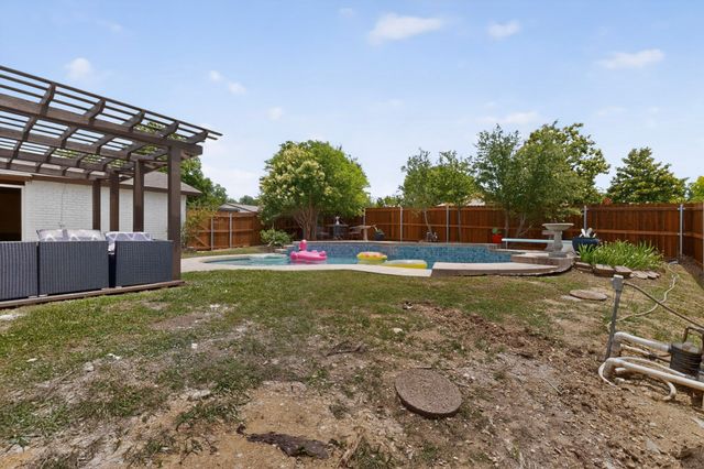 3326 Vista Oaks Drive, Garland, TX 75043