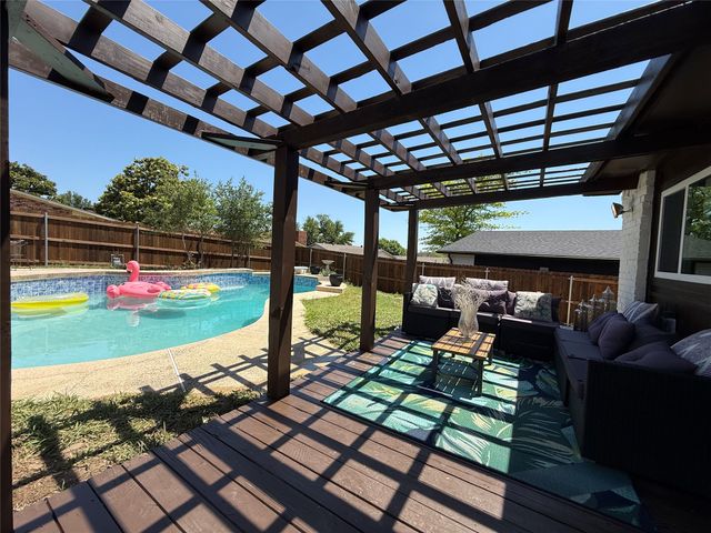 3326 Vista Oaks Drive, Garland, TX 75043