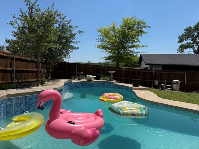 3326 Vista Oaks Drive, Garland, TX 75043