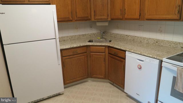 8407 TAMARRON DR, Plainsboro, NJ 08536