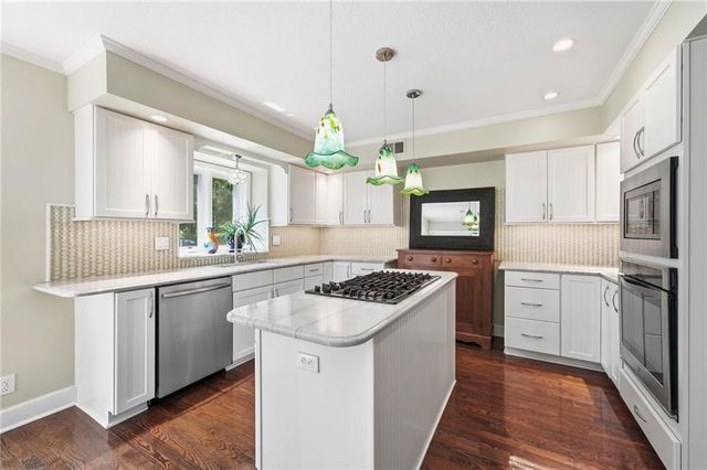 12401 Granada Road, Leawood, KS 66209