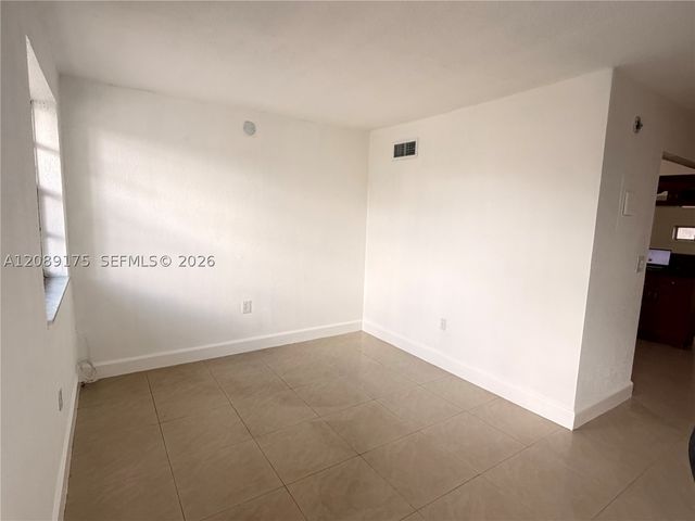 10962 SW 4th St I2, Sweetwater, FL 33174