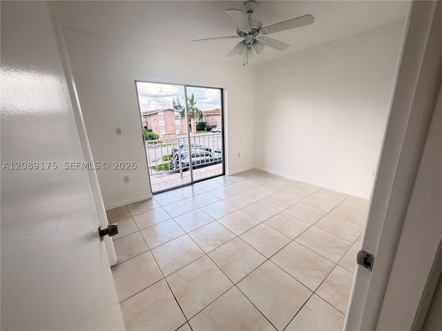 10962 SW 4th St I2, Sweetwater, FL 33174