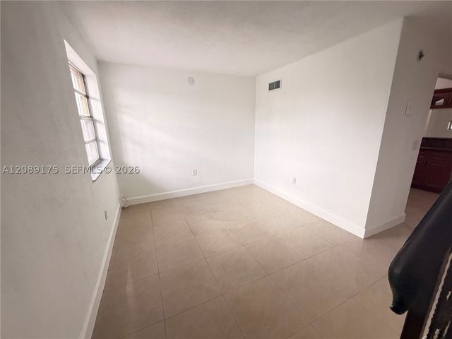 10962 SW 4th St I2, Sweetwater, FL 33174