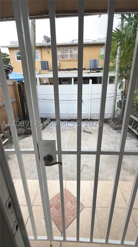 10962 SW 4th St I2, Sweetwater, FL 33174