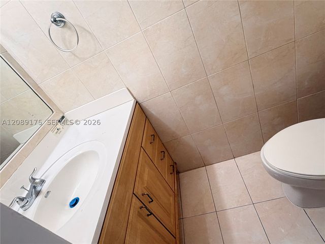 10962 SW 4th St I2, Sweetwater, FL 33174