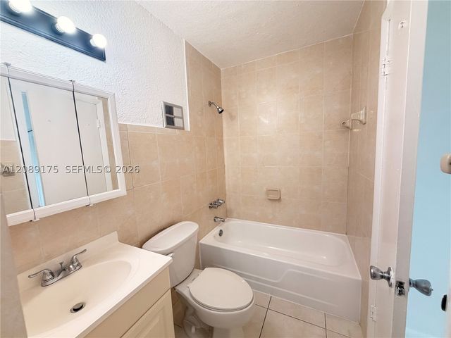 10962 SW 4th St I2, Sweetwater, FL 33174