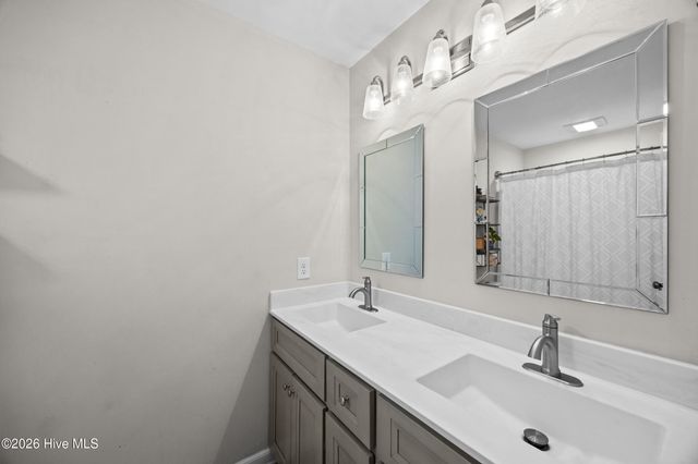 5813 Wrightsville Avenue Apt 153, Wilmington, NC 28403