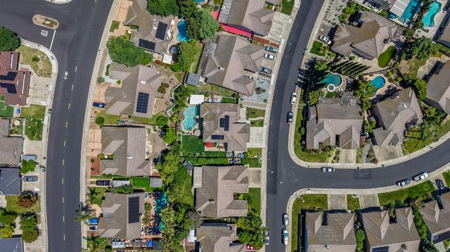 7613 Glenbain Way, Elk Grove, CA 95758