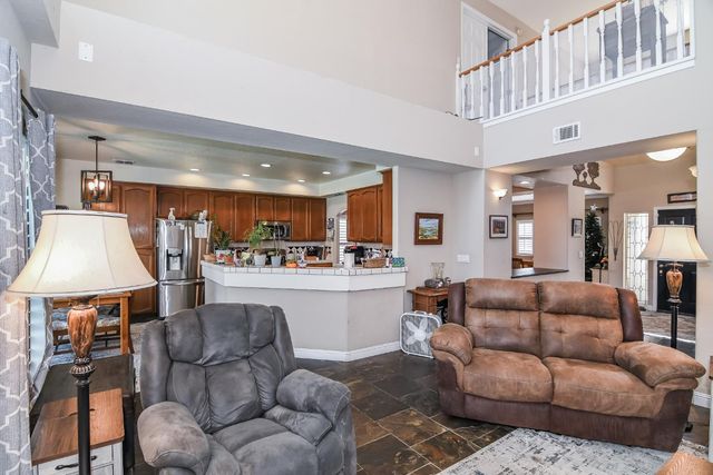 7613 Glenbain Way, Elk Grove, CA 95758