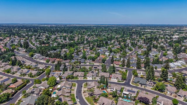 7613 Glenbain Way, Elk Grove, CA 95758