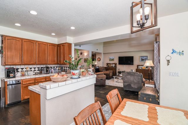7613 Glenbain Way, Elk Grove, CA 95758