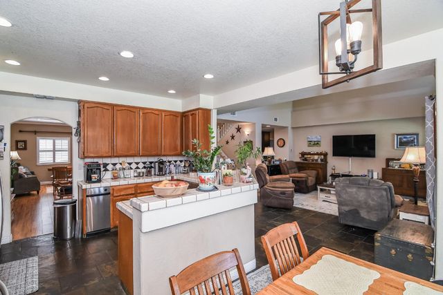 7613 Glenbain Way, Elk Grove, CA 95758