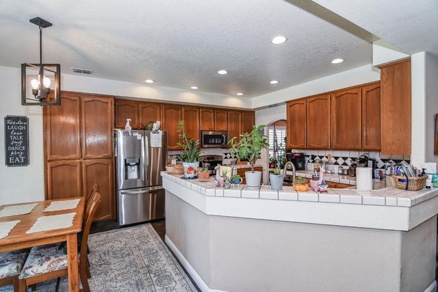 7613 Glenbain Way, Elk Grove, CA 95758