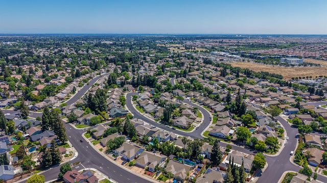 7613 Glenbain Way, Elk Grove, CA 95758