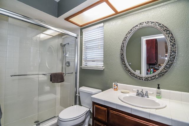 7613 Glenbain Way, Elk Grove, CA 95758