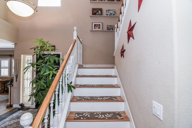 7613 Glenbain Way, Elk Grove, CA 95758