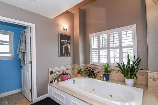 7613 Glenbain Way, Elk Grove, CA 95758