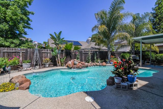 7613 Glenbain Way, Elk Grove, CA 95758