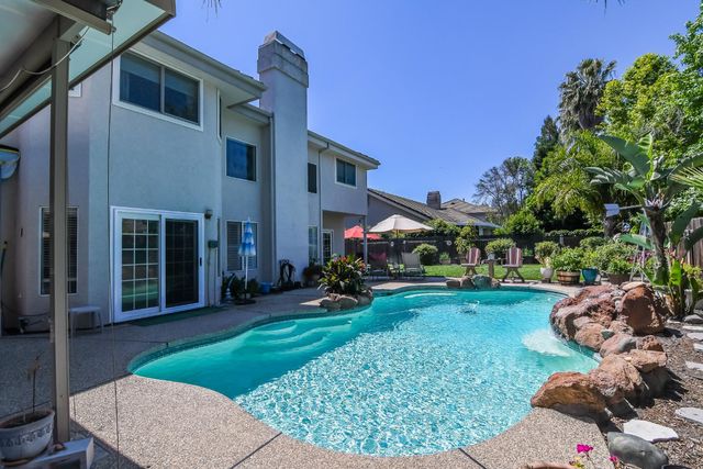 7613 Glenbain Way, Elk Grove, CA 95758