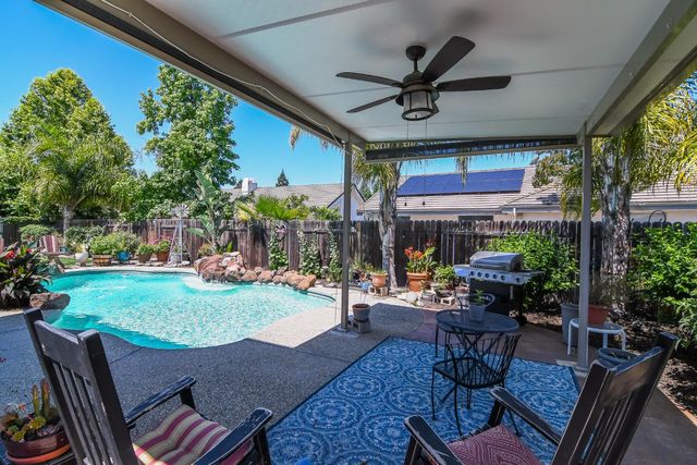 7613 Glenbain Way, Elk Grove, CA 95758