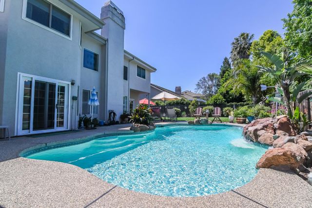 7613 Glenbain Way, Elk Grove, CA 95758
