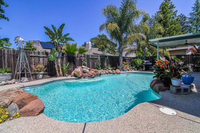7613 Glenbain Way, Elk Grove, CA 95758