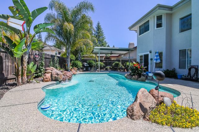 7613 Glenbain Way, Elk Grove, CA 95758