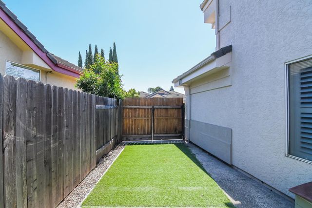 7613 Glenbain Way, Elk Grove, CA 95758