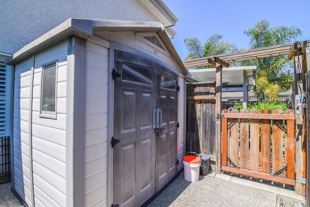 7613 Glenbain Way, Elk Grove, CA 95758
