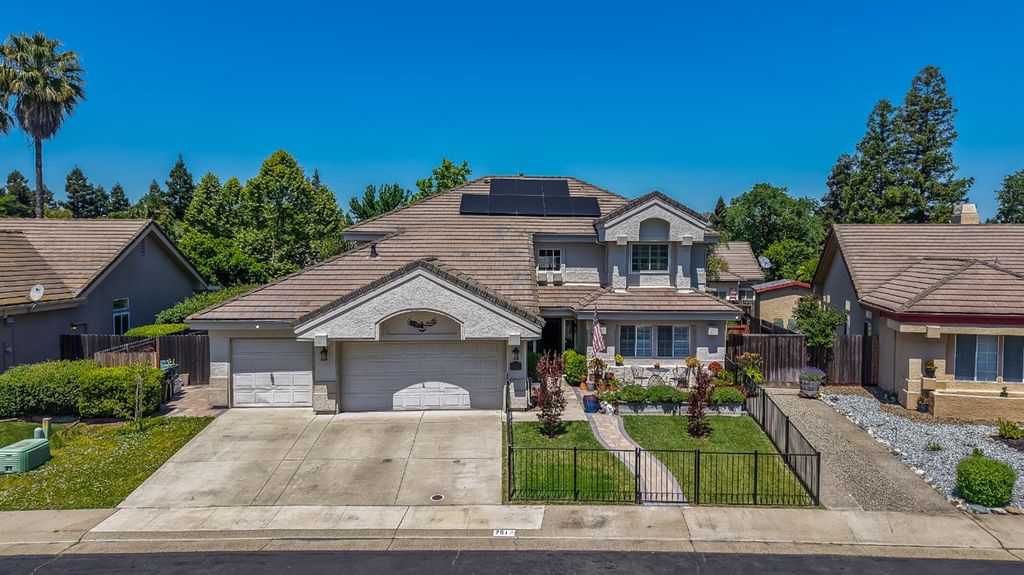 7613 Glenbain Way, Elk Grove, CA 95758