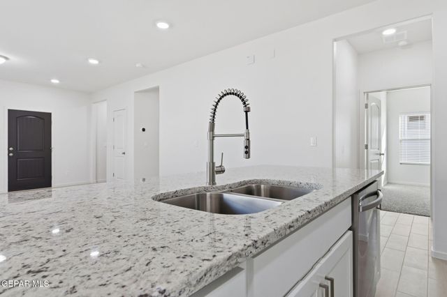 13829 Summer Wave Avenue, El Paso, TX 79928