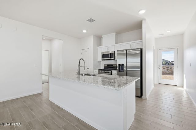 13829 Summer Wave Avenue, El Paso, TX 79928