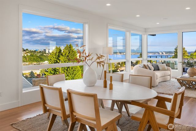 2630 W Lynn Street, Seattle, WA 98199