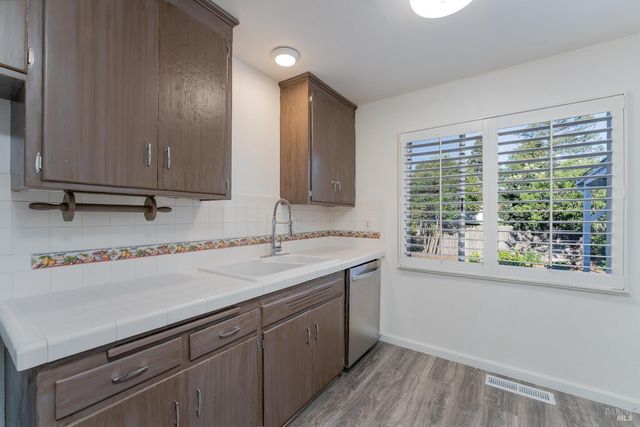 1803 S Dora St, Ukiah, CA 95482