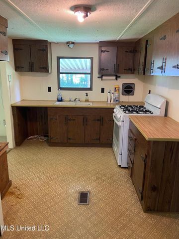 337 Magnolia Road, Vicksburg, MS 39180