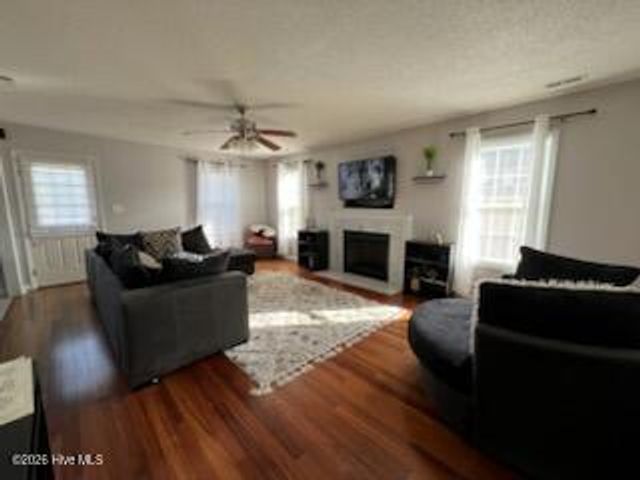 102 Newhan Lane, Jacksonville, NC 28546