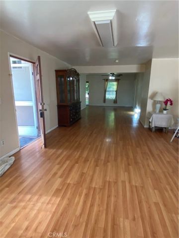 17430 Saticoy, Van Nuys, CA 91406