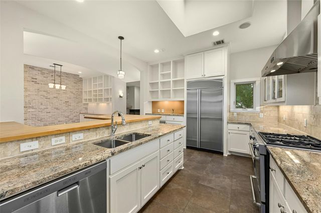 1205 Norwalk LN D, Austin, TX 78703