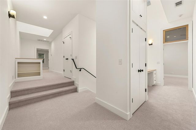 1205 Norwalk LN D, Austin, TX 78703