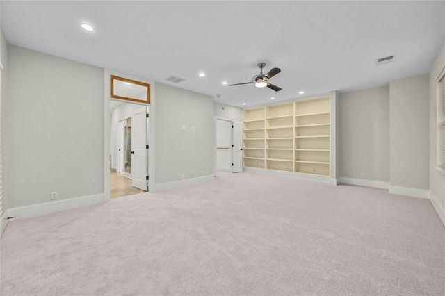 1205 Norwalk LN D, Austin, TX 78703