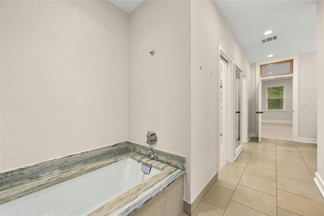 1205 Norwalk LN D, Austin, TX 78703