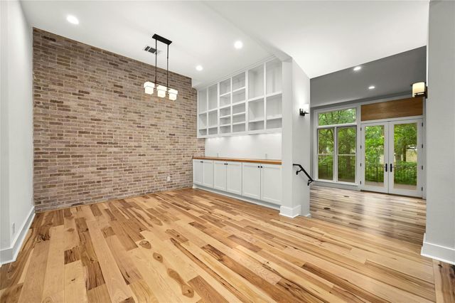 1205 Norwalk LN D, Austin, TX 78703
