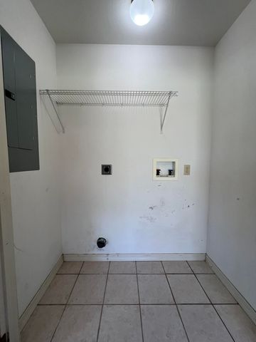 103 W 9th Street, Willow Springs, MO 65793